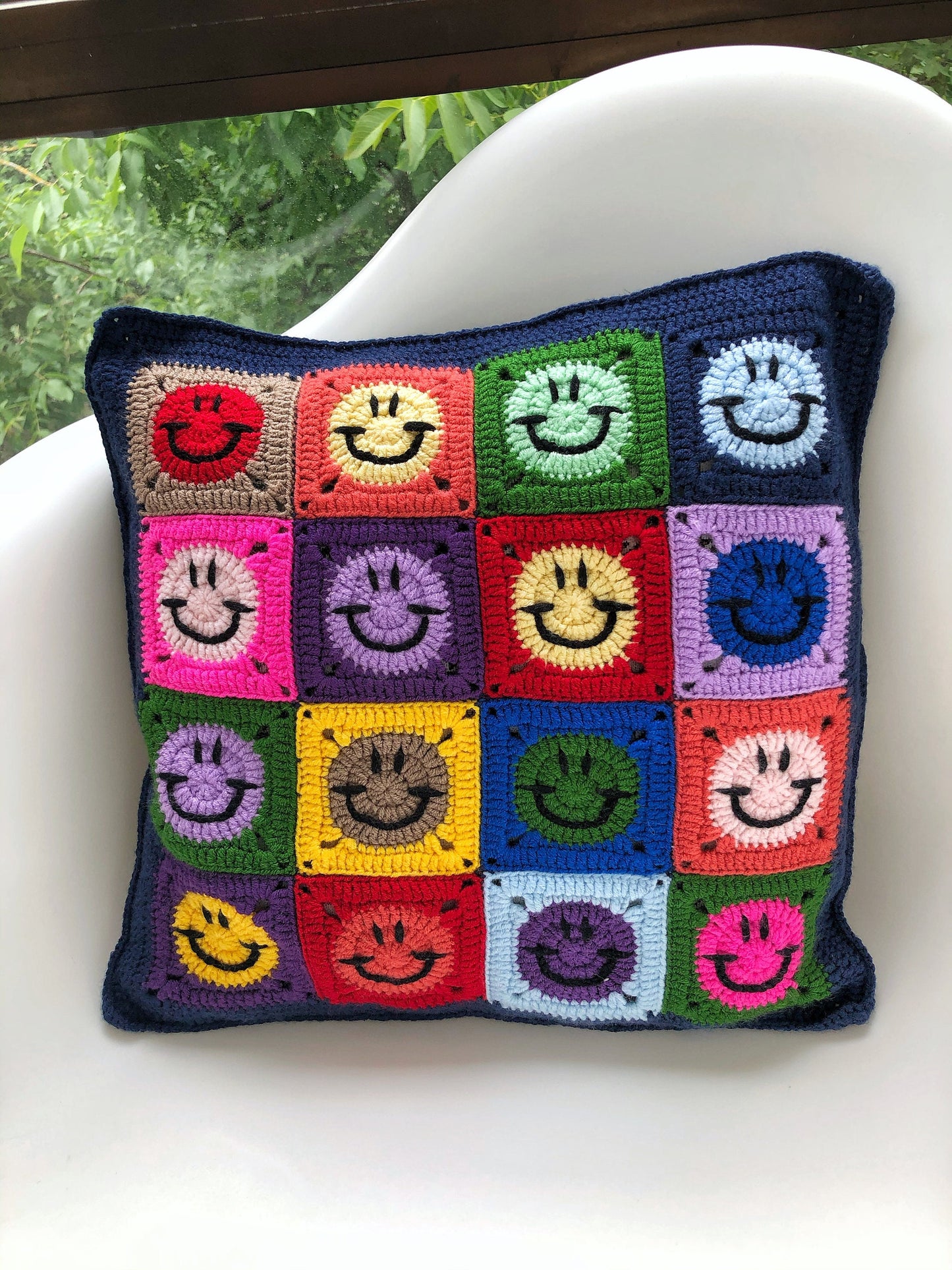 Crochet Smiley Cushion Cover