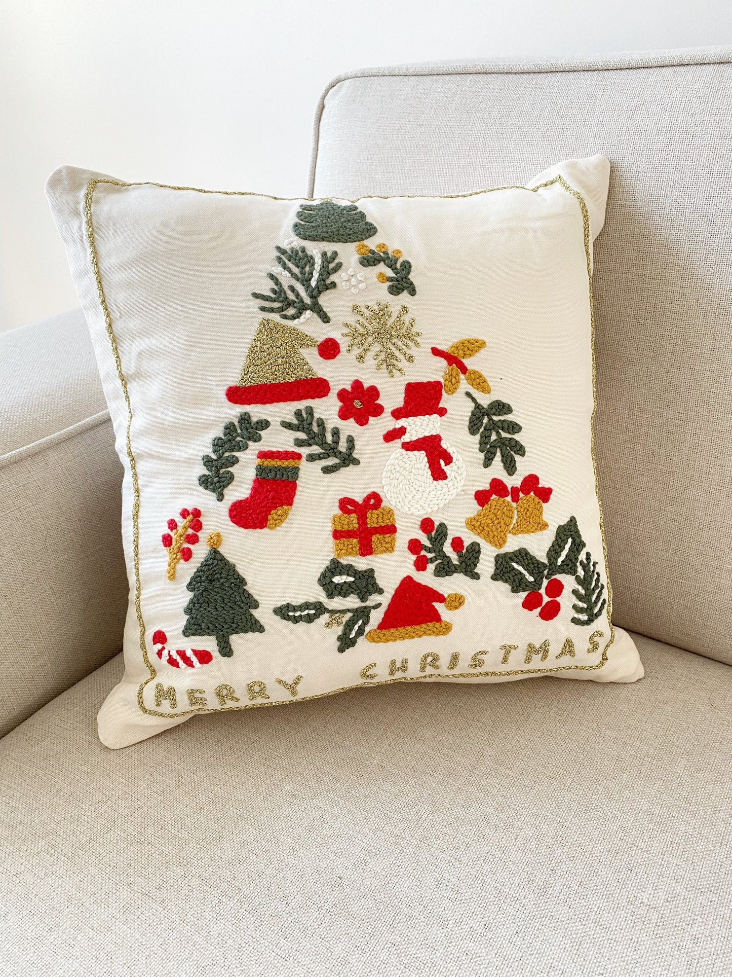 Hand Tufted MERRY CHRISTMAS Pillow Cover Set